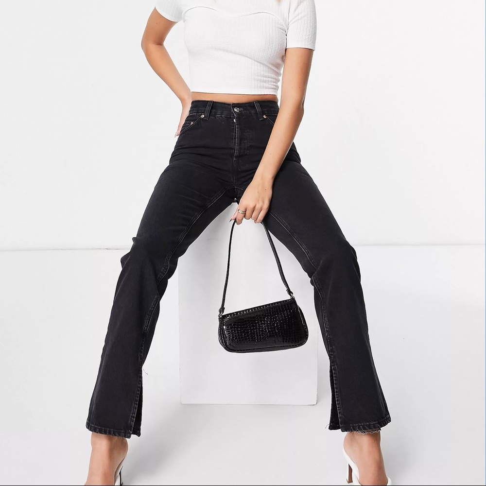 NWT cotton blend mid rise 90s straight leg jeans in washed black with split hem